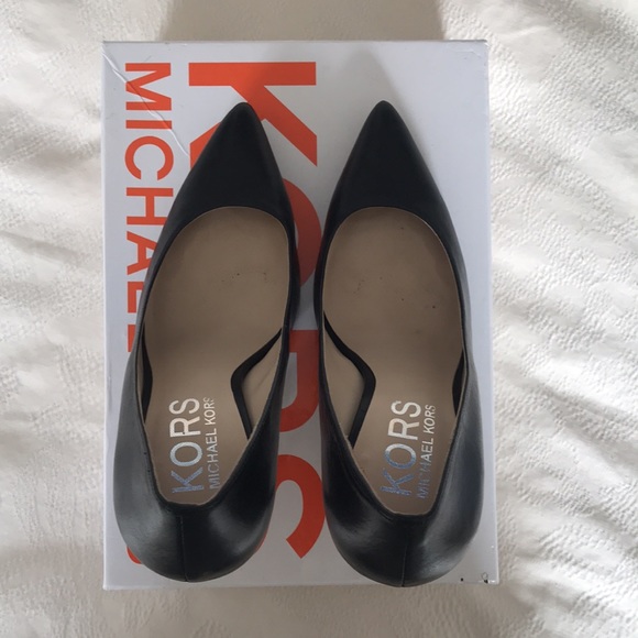 Kors by Michael Kors Aberly Pump - Picture 7 of 17